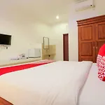 Leluhur Villa